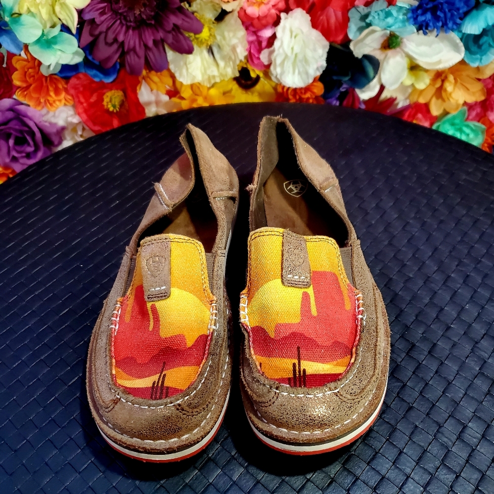 Size 9 Ariat cruiser sunset casual loafers
